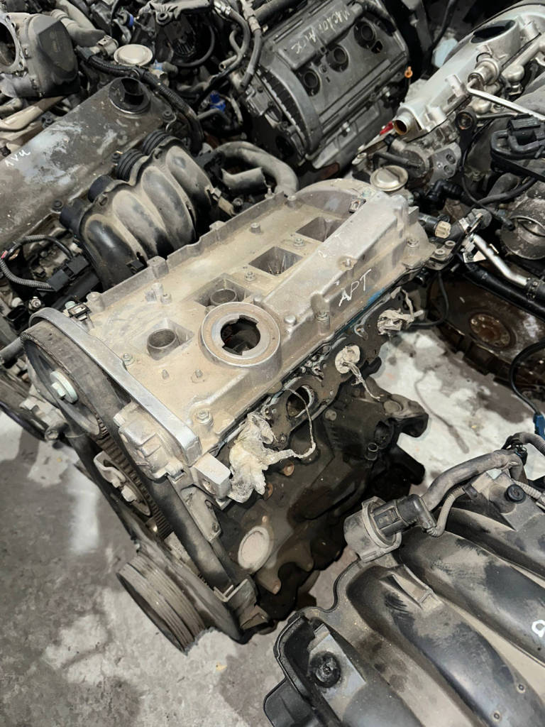 Двигатель APT 1.8 Volkswagen Фольксваген