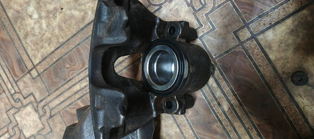 Суппорт тормозной Opel Astra 2008 52 Z18XER