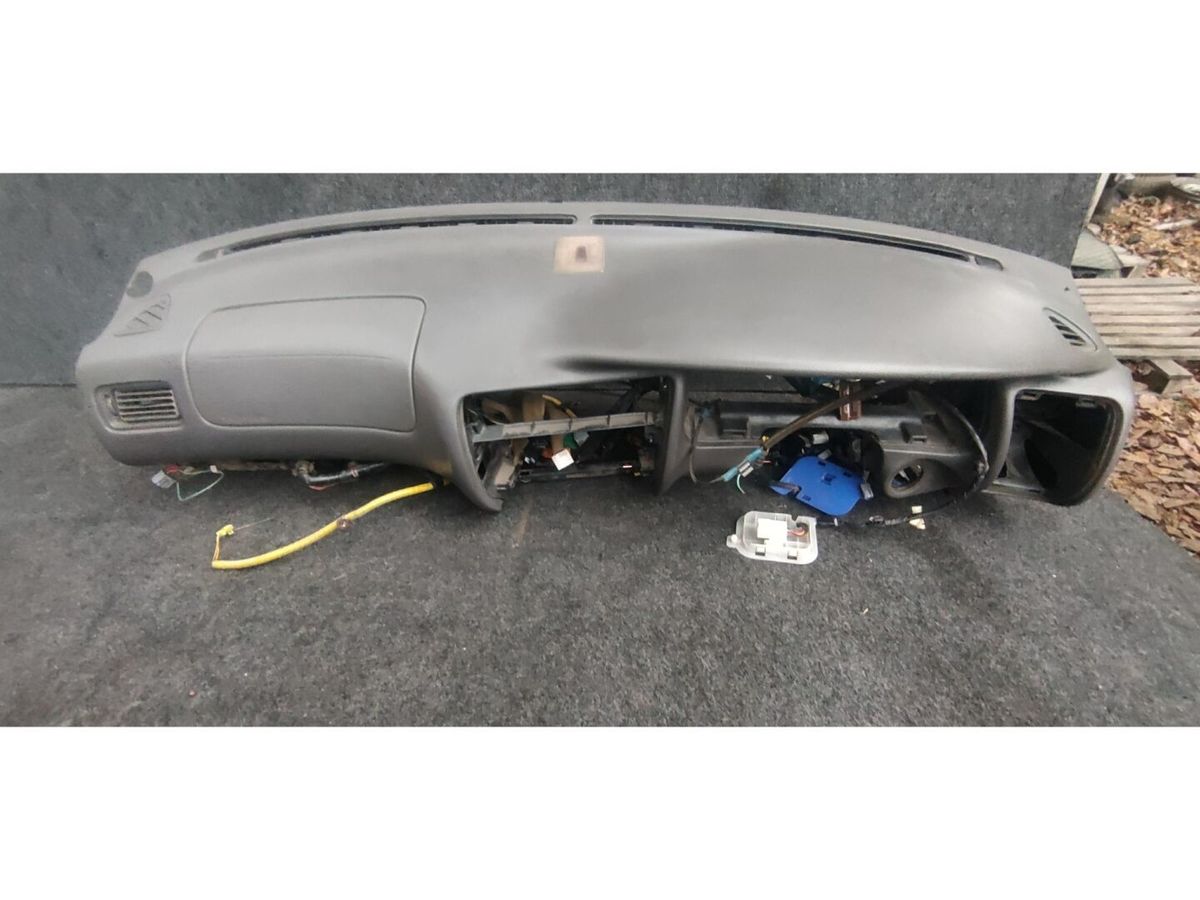 Панель приборов  TOYOTA COROLLA AE104G 4AFE
