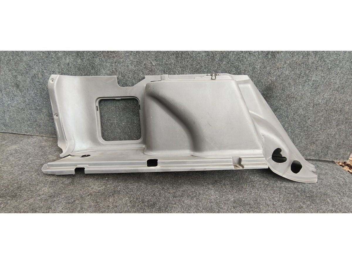 Обшивка багажника  TOYOTA COROLLA AE104G 4AFE