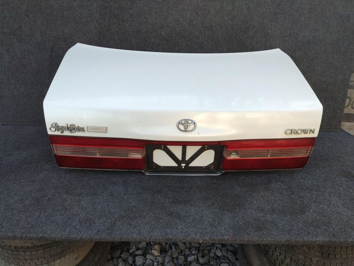 Крышка багажника  TOYOTA CROWN GS151H 1GFE