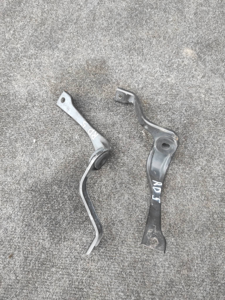 Крепление радиатора кондиционера Honda CR-V 2002 RD5 K20A