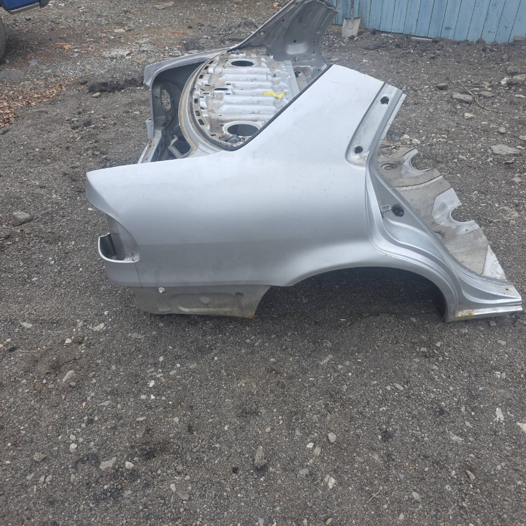 Крыло правое заднее цвет 199 Toyota Corolla 1997 AE114 4AFE