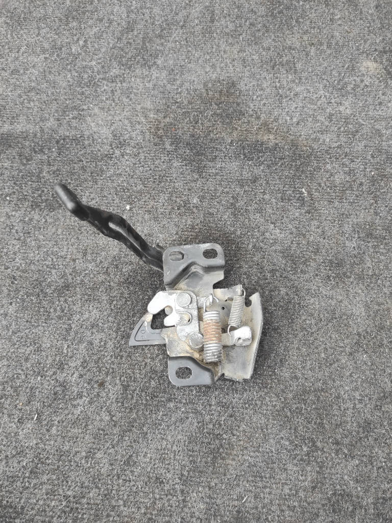 Замок капота Honda CR-V 2002 RD5 K20A