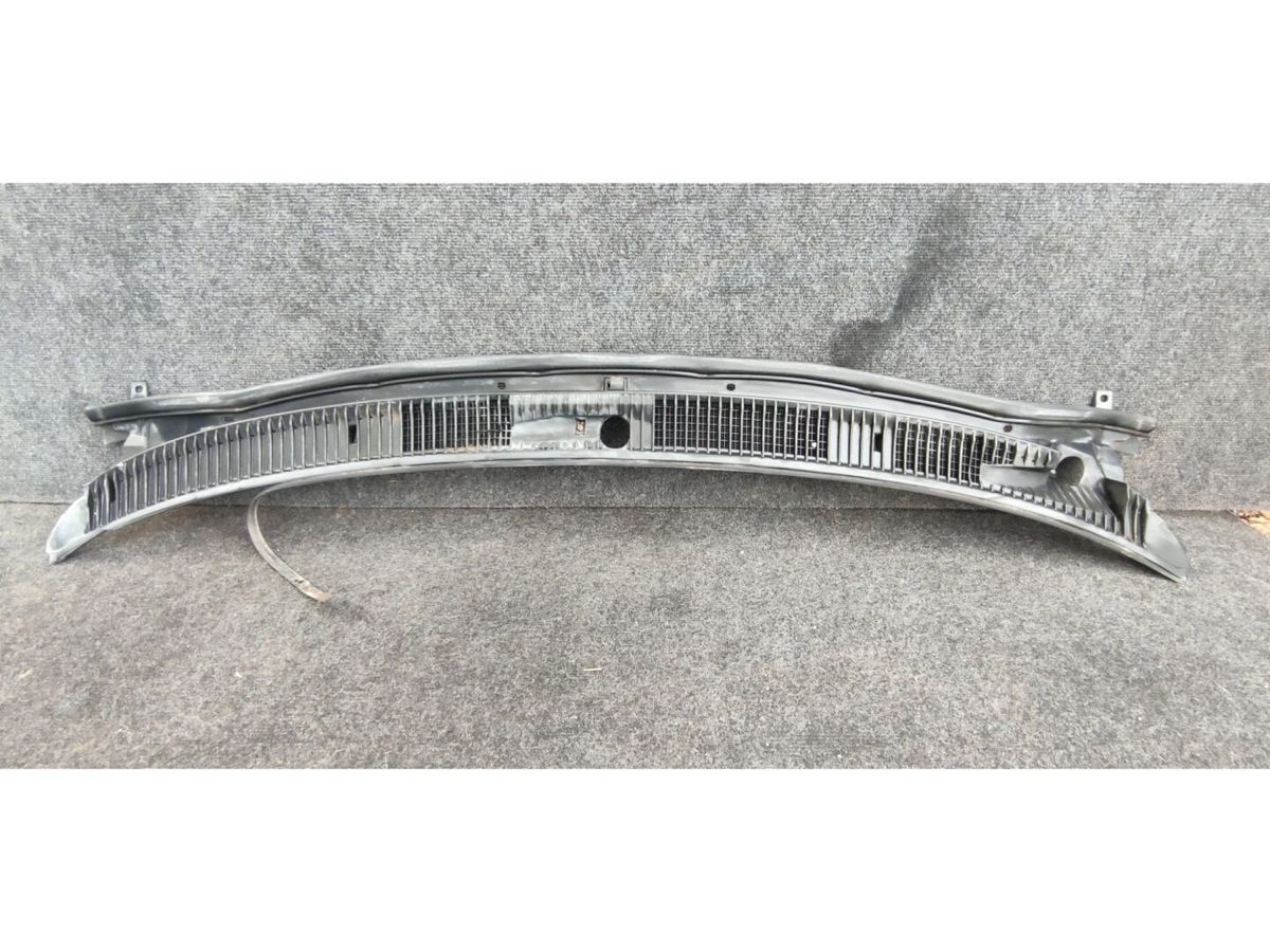 Решетка, жабо под дворники  TOYOTA COROLLA AE104G 4AFE