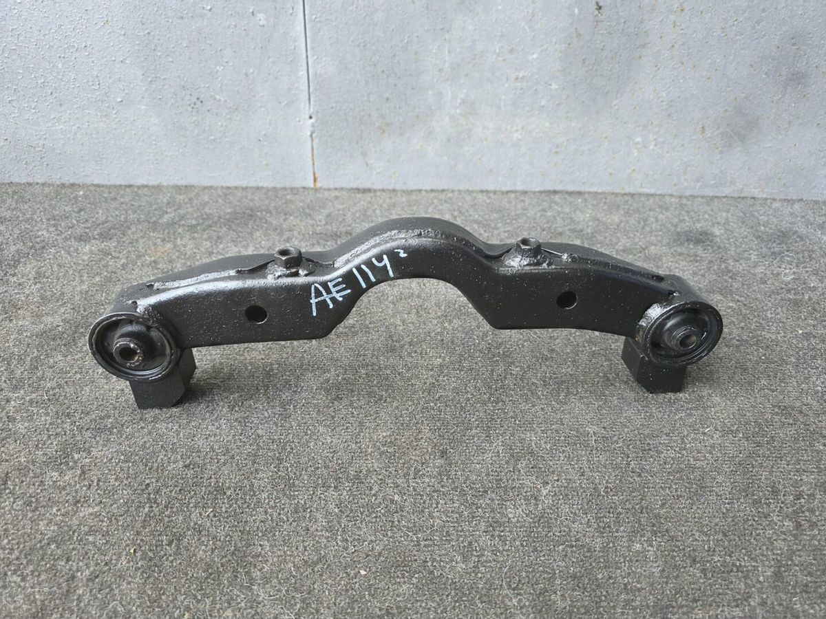 Подушка редуктора  TOYOTA COROLLA AE114 4AFE