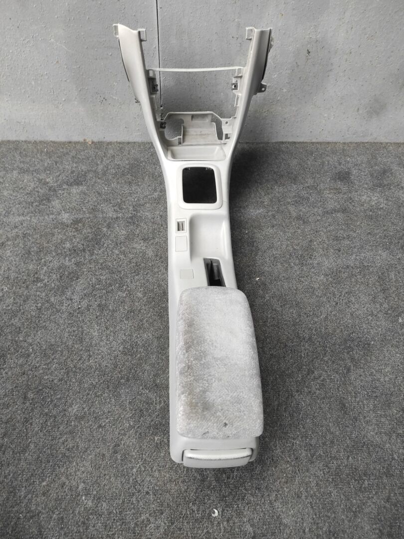 Консоль КПП  TOYOTA COROLLA AE114 4AFE