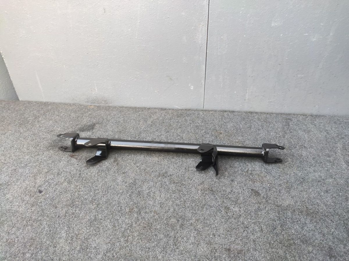 Балка поперечная  MITSUBISHI DELICA P35W 4D56T
