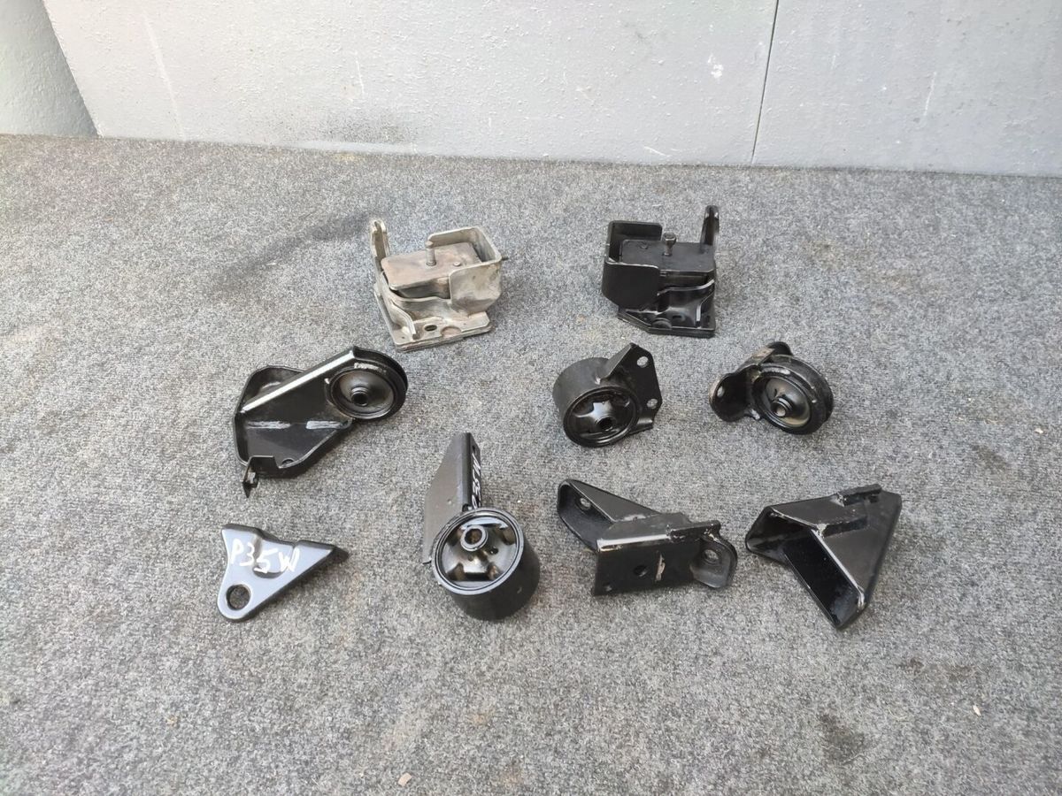 Подушка двигателя  MITSUBISHI DELICA P35W 4D56T