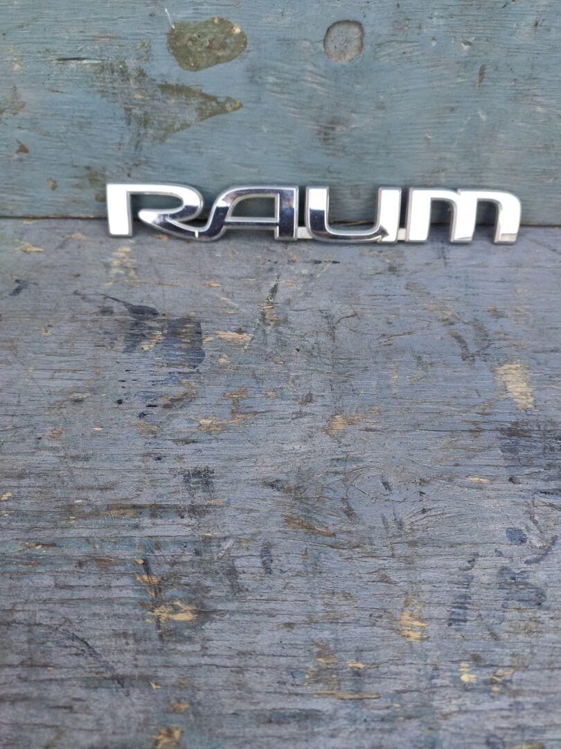 Эмблема  TOYOTA RAUM EXZ10 5EFE