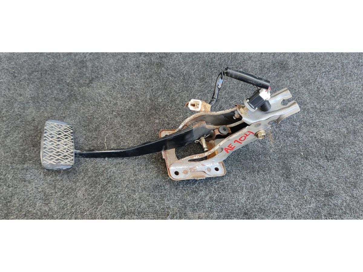 Педаль тормоза  TOYOTA COROLLA AE104G 4AFE