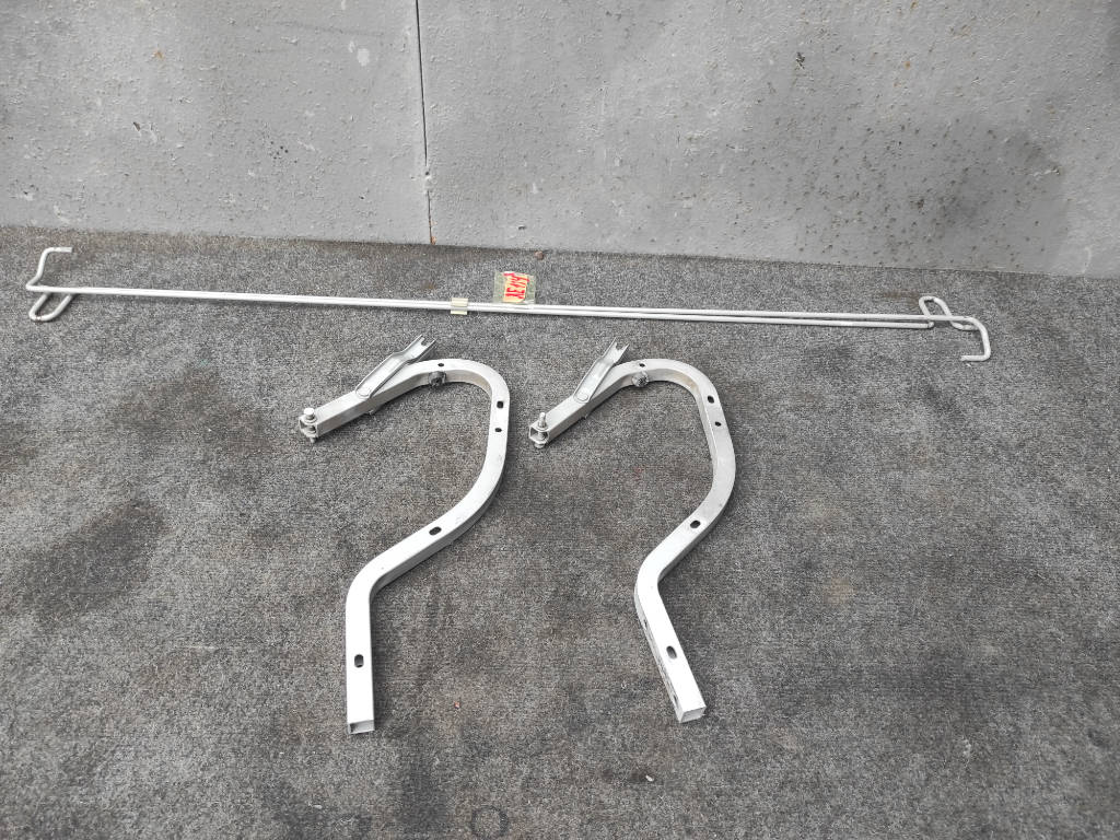 Петли крышки багажника Toyota Corolla 1997 AE114 4AFE