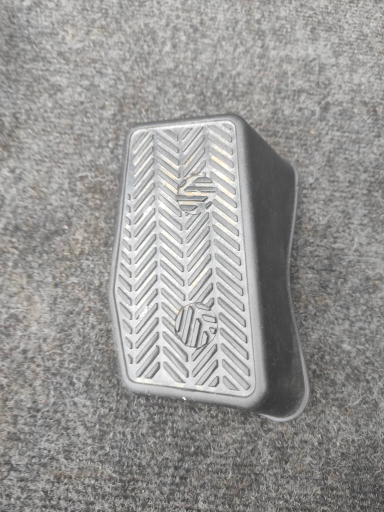 Подставка под ногу Toyota Corolla 1997 AE114 4AFE