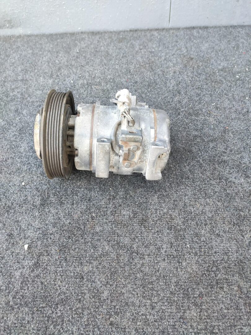 Компрессор кондиционера  TOYOTA VISTA ZZV50 1ZZFE
