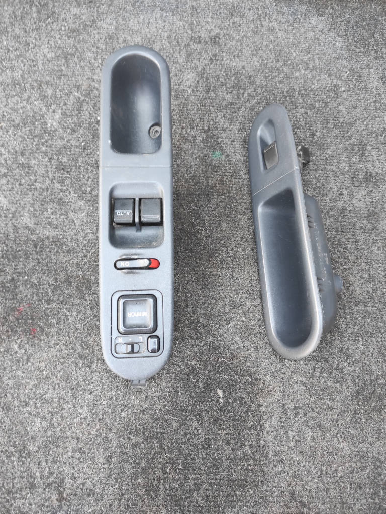 Кнопки стеклоподъёмников Honda HR-V 2001 GH2 D16A