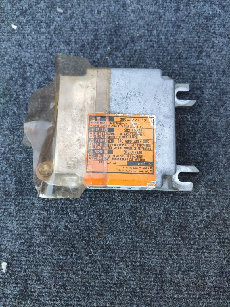Блок управления airbag  TOYOTA VISTA ZZV50 1ZZFE