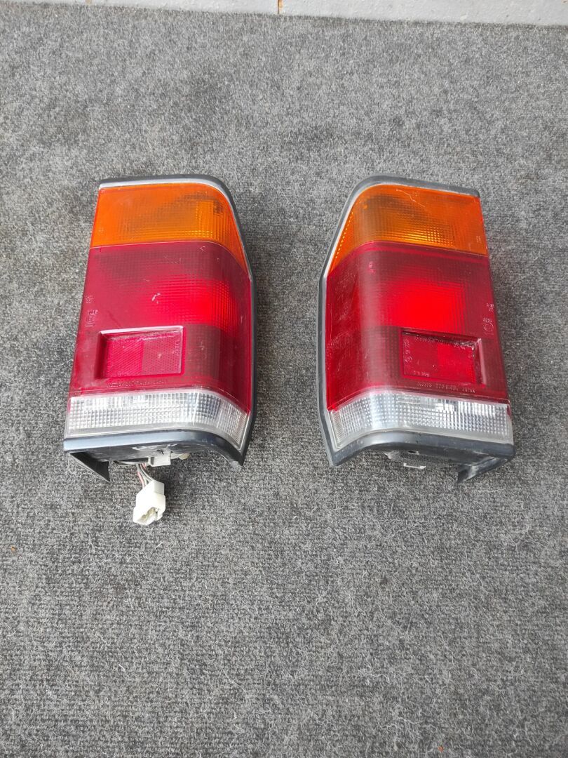 Стоп-сигнал  MAZDA BONGO SSE8R FE