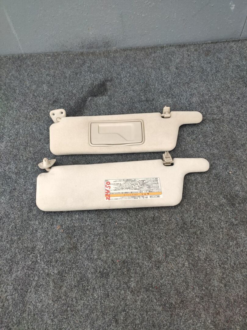 Козырек солнцезащитный  TOYOTA VISTA ZZV50 1ZZFE