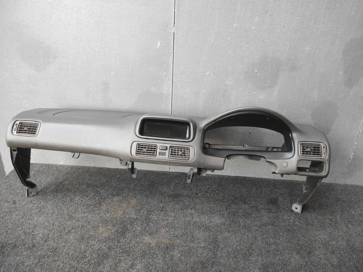 Панель приборов  TOYOTA COROLLA AE114 4AFE