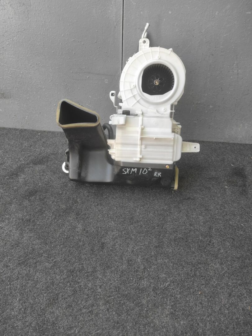 Печка  TOYOTA IPSUM SXM10G 3SFE