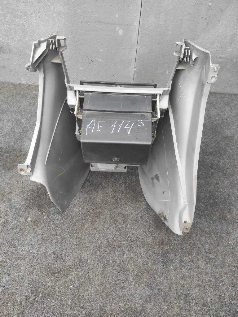 Консоль центральная Toyota Corolla 1997 AE114 4AFE