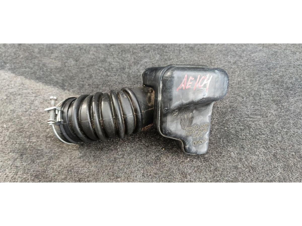 Патрубок воздухозаборника TOYOTA COROLLA AE104G 4AFE