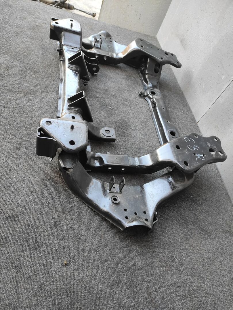 Балка под ДВС  MAZDA BONGO SSE8R FE