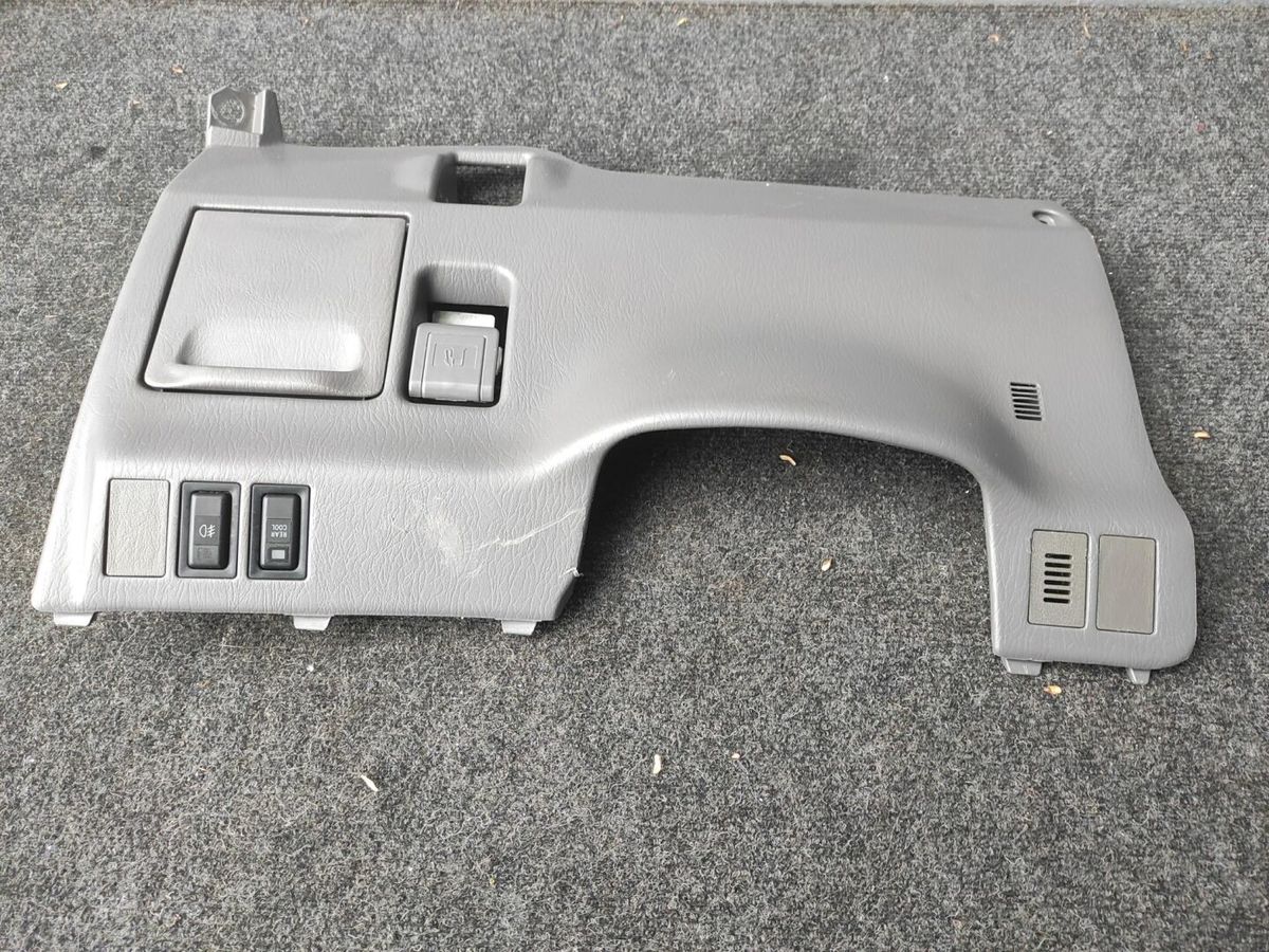 Панель рулевой колонки  TOYOTA IPSUM SXM10 3SFE