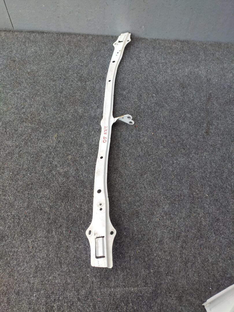 Планка радиатора  TOYOTA VISTA ZZV50 1ZZFE