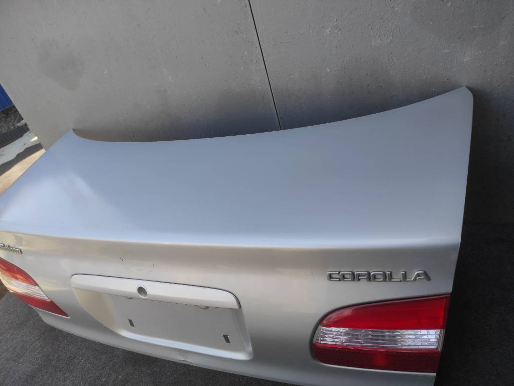 Крышка багажника цвет 199 Toyota Corolla 1997 AE114 4AFE
