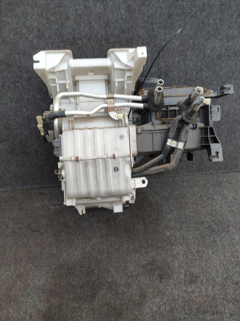 Печка  TOYOTA IPSUM SXM10G 3SFE
