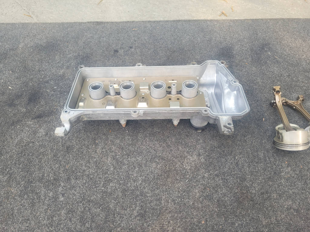 Крышка головки блока цилиндров Toyota Probox 2003 NCP51 1NZFE