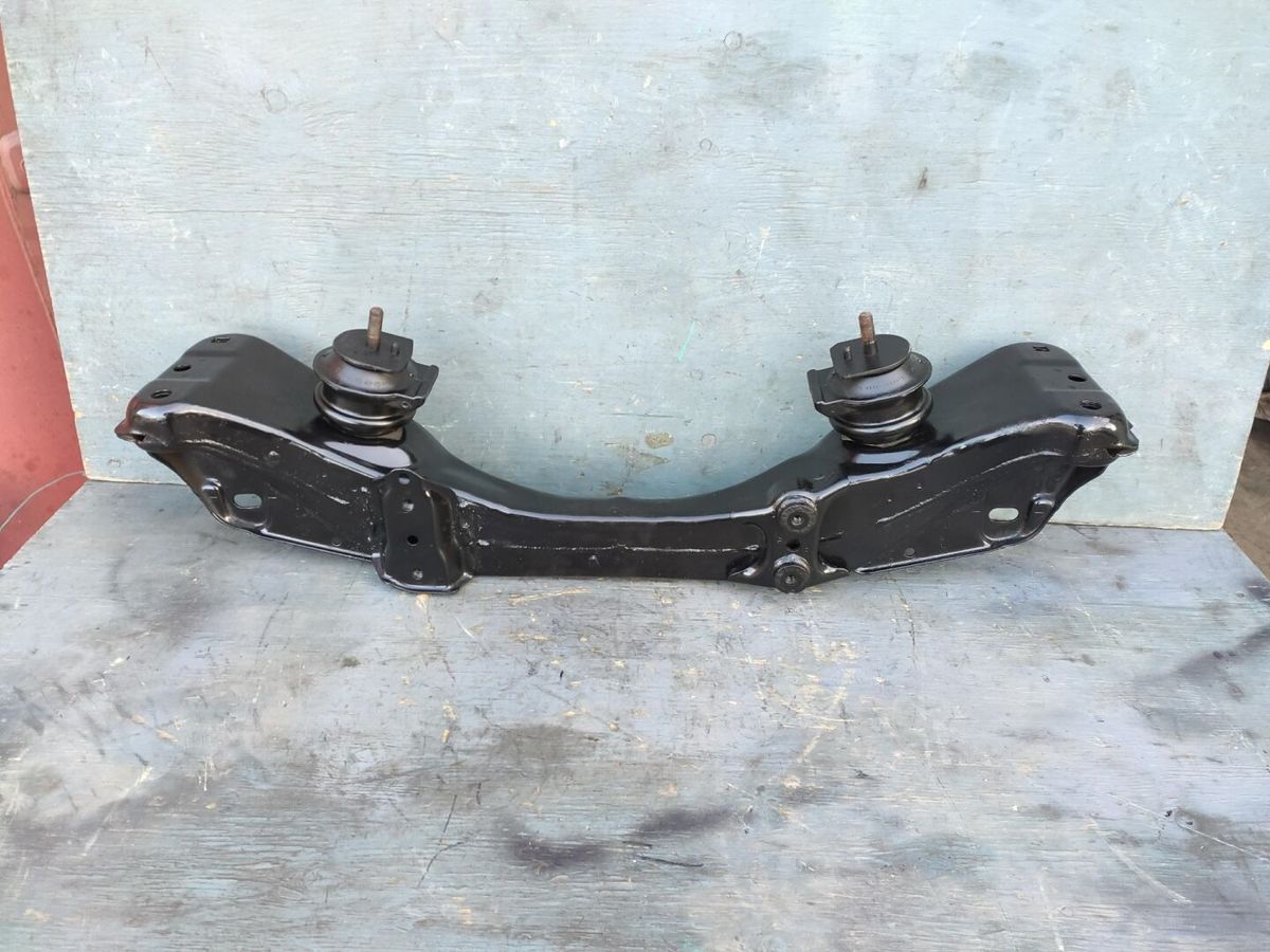 Балка под ДВС  TOYOTA CROWN GS151H 1GFE