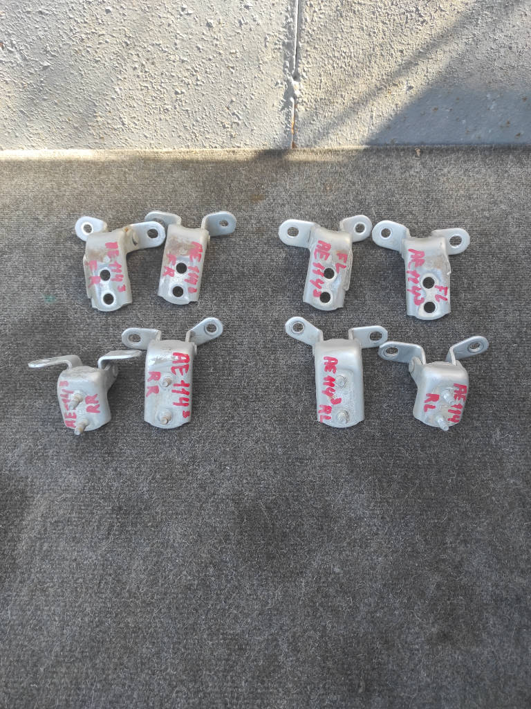 Петли двери Toyota Corolla 1997 AE114 4AFE