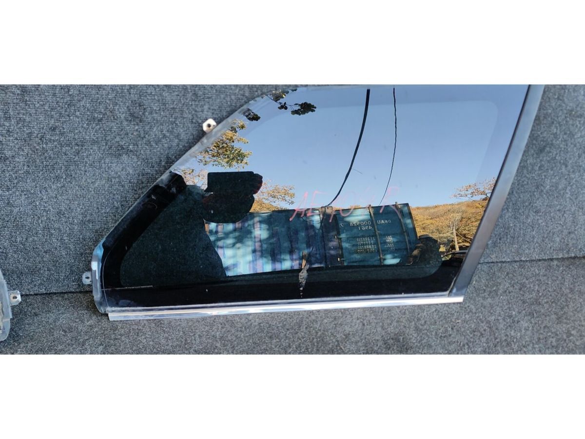 Стекло заднее  TOYOTA COROLLA AE104G 4AFE