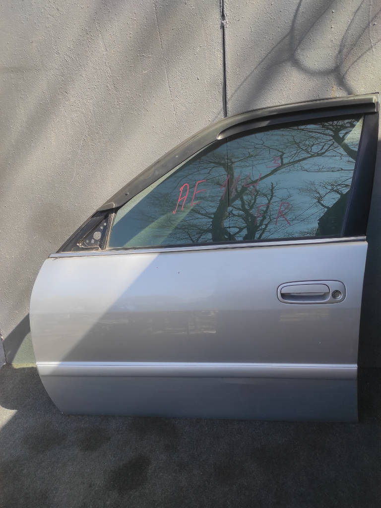 Дверь боковая левая передняя цвет 199 Toyota Corolla 1997 AE114 4AFE