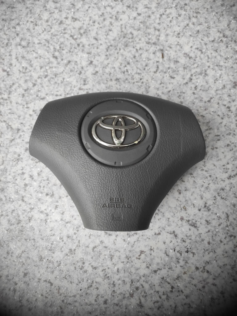 Подушка безопасности водителя Toyota Nadia 1999 SXN15 3SFSE