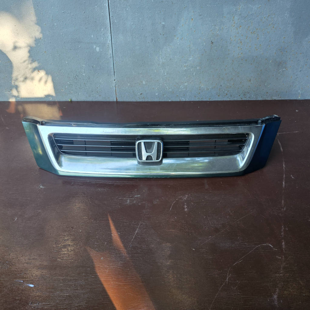 Решетка радиатора Honda CR-V 2001 RD1 B20B