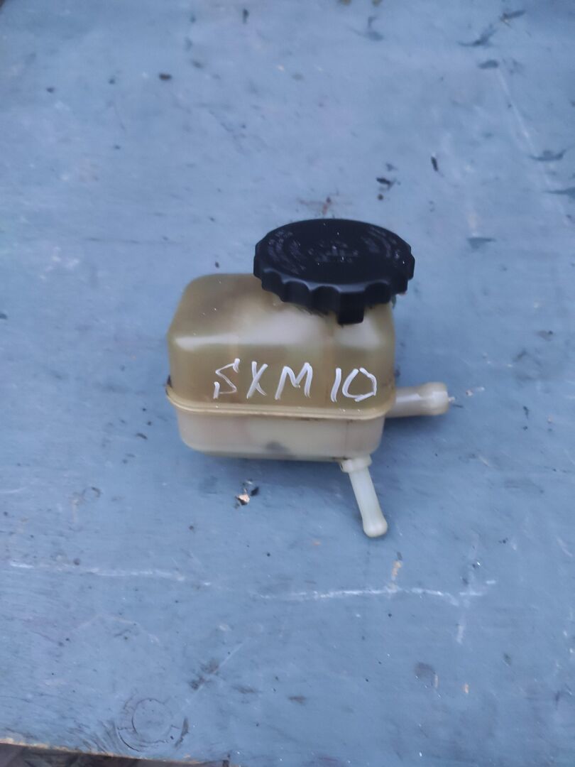 Бачок гидроусилителя руля  TOYOTA IPSUM SXM10G 3SFE