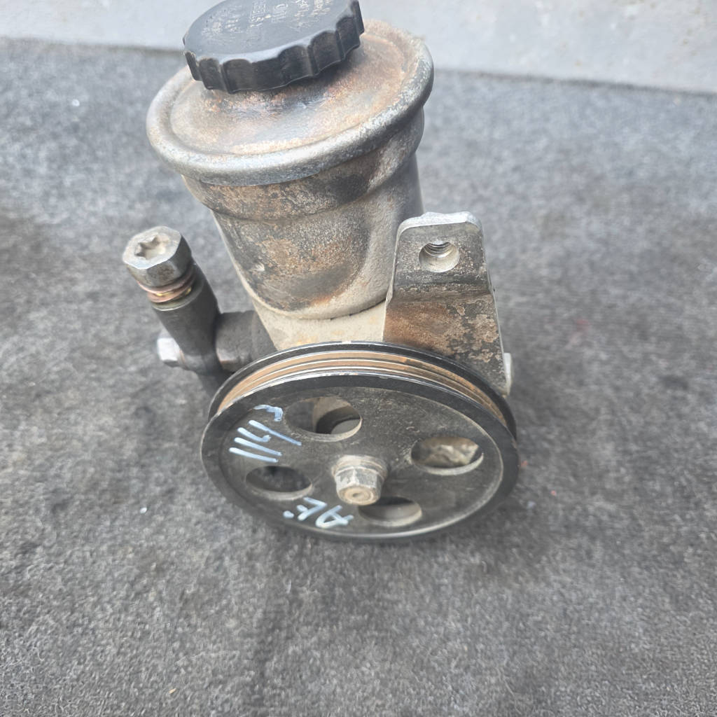 Насос гидроусилителя Toyota Corolla 1997 AE114 4AFE