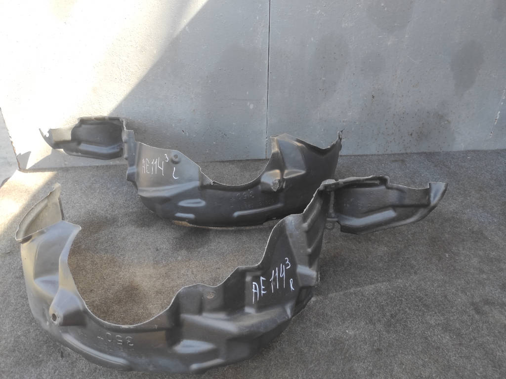 Подкрылок левый и правый передний Toyota Corolla 1997 AE114 4AFE