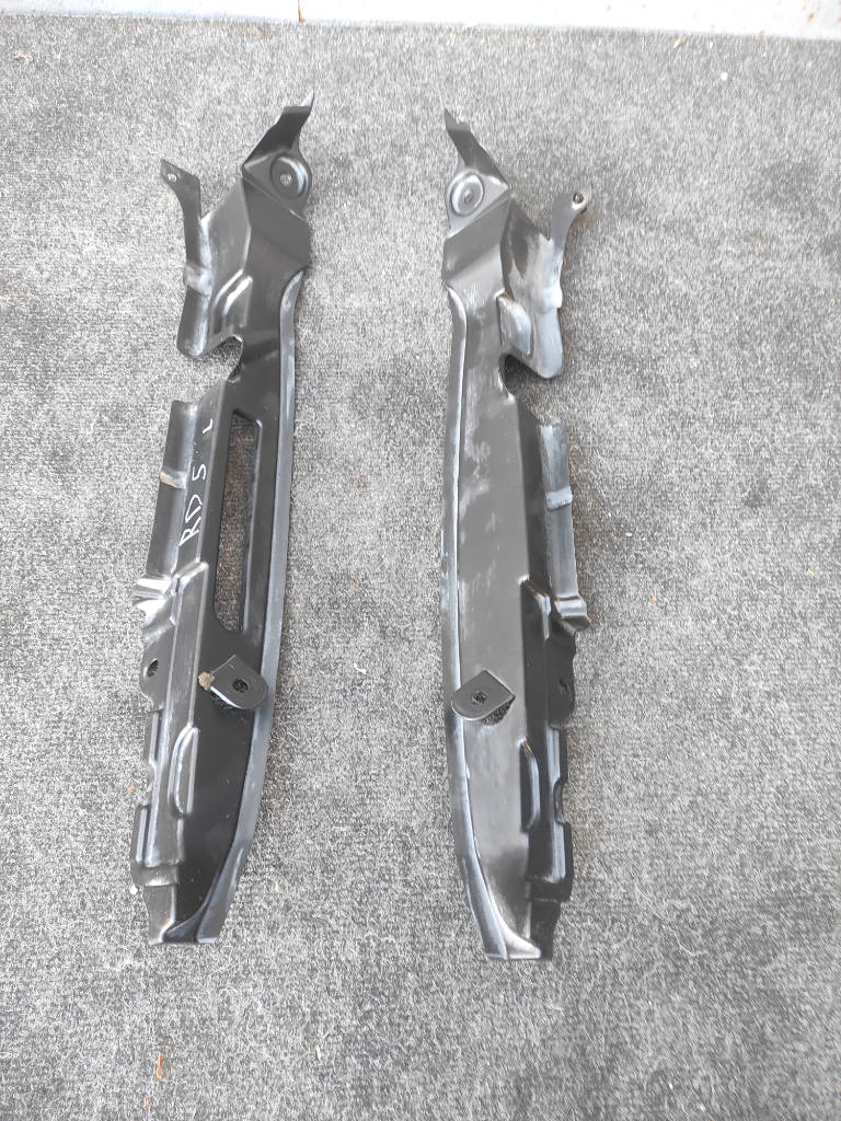 Защита крыла слева и справа спереди Honda CR-V 2002 RD5 K20A