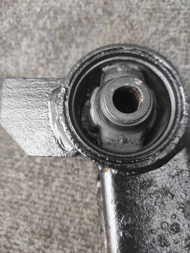 Крепление редуктора заднее Toyota Corolla 1997 AE114 4AFE