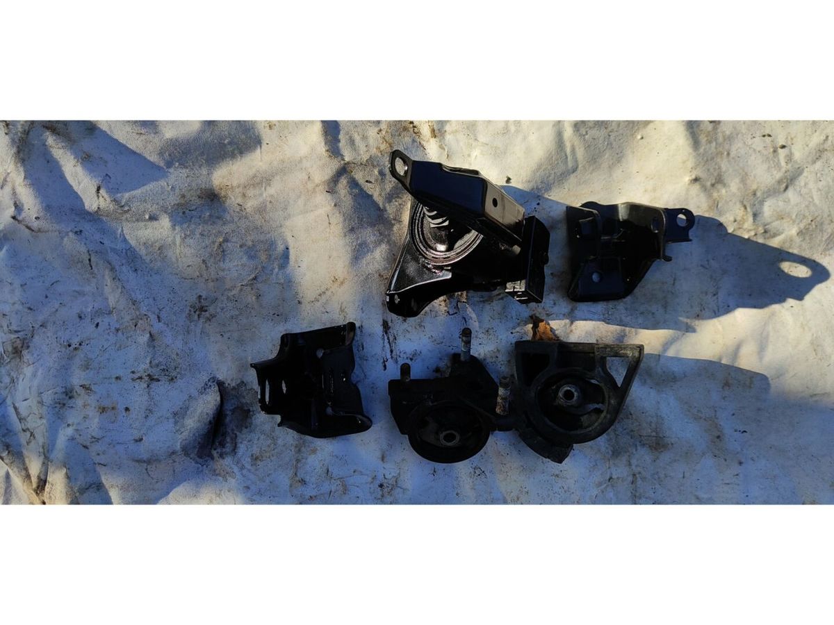 Подушка двигателя  TOYOTA COROLLA AE104G 4AFE