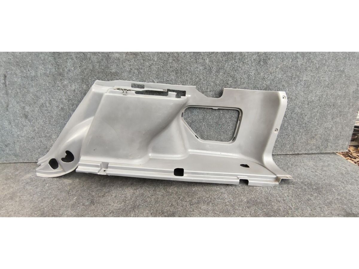 Обшивка багажника  TOYOTA COROLLA AE104G 4AFE