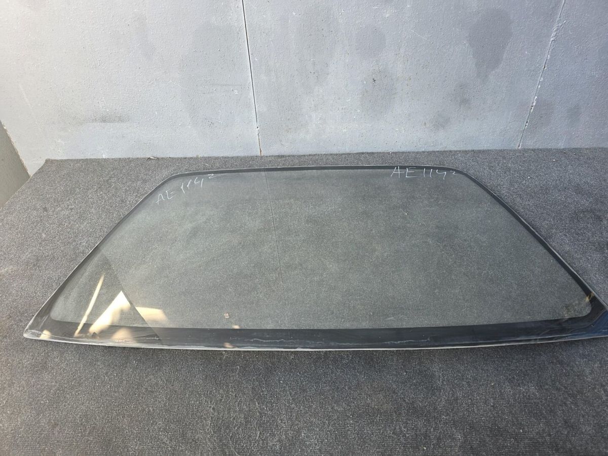 Стекло лобовое  TOYOTA COROLLA AE114 4AFE