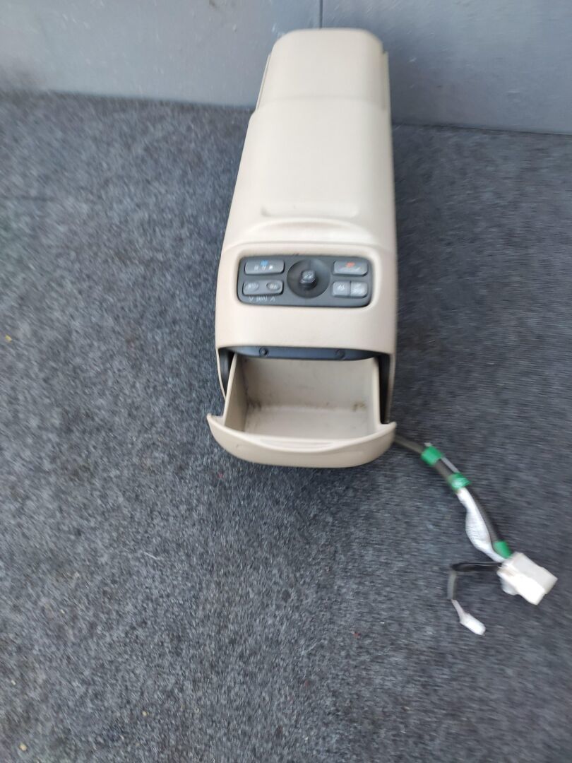 Бардачок между сидений TOYOTA VISTA ZZV50 1ZZFE