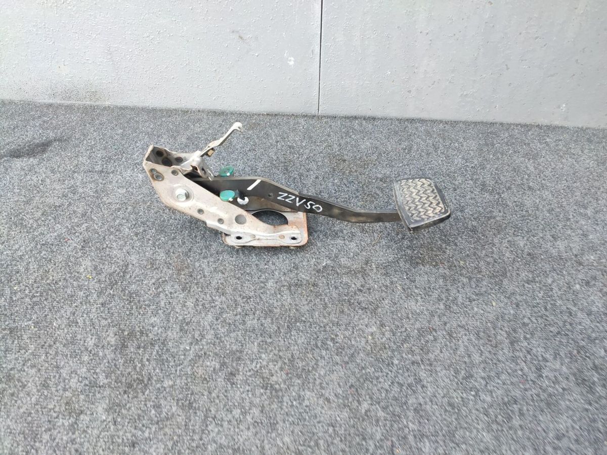 Педаль тормоза  TOYOTA VISTA ZZV50 1ZZFE