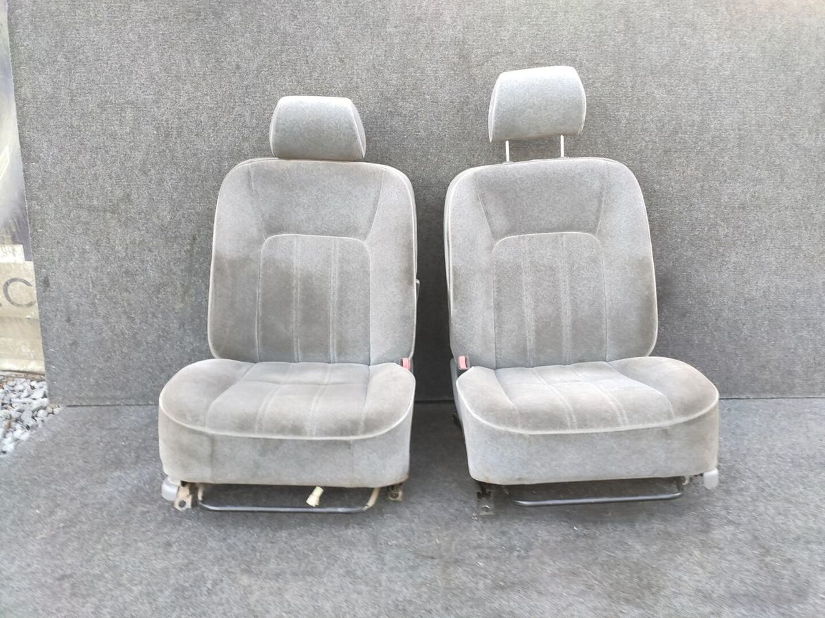 Сиденье  TOYOTA CROWN GS151H 1GFE
