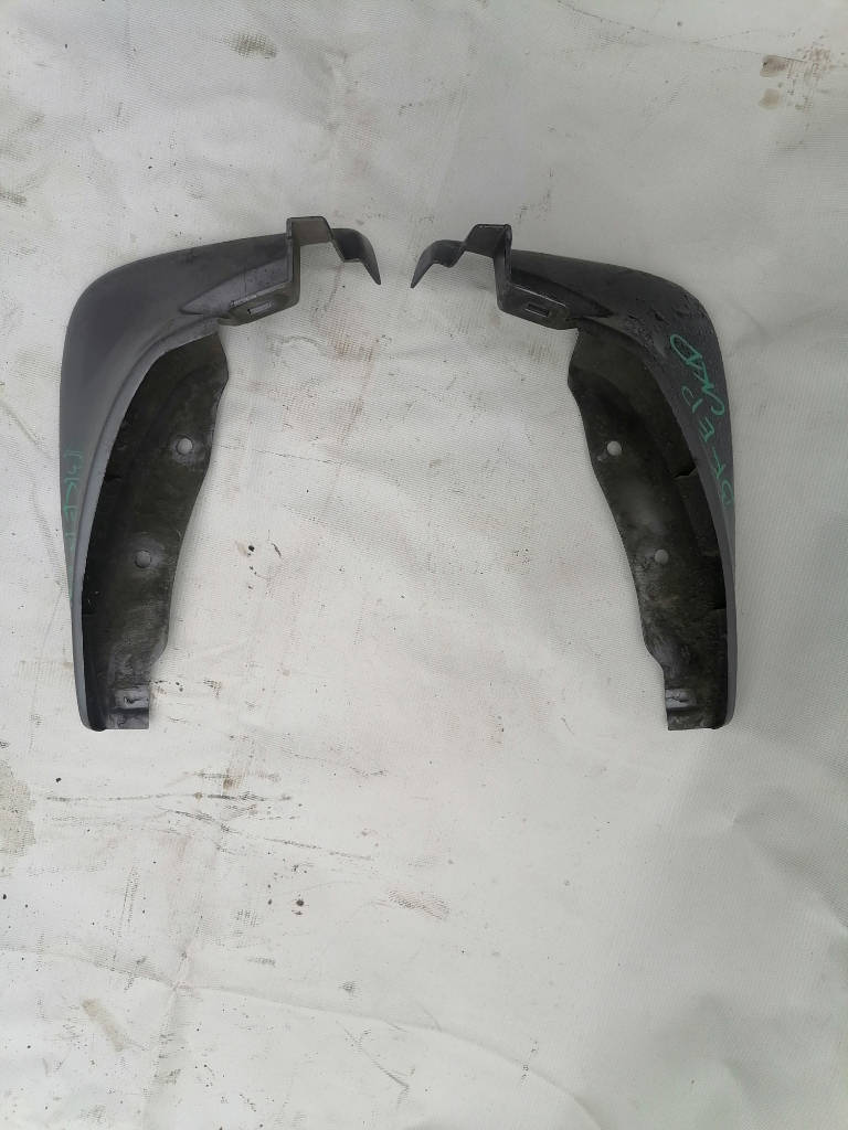 Брызговики спереди Mazda Axela 2004 BKEP LFVE